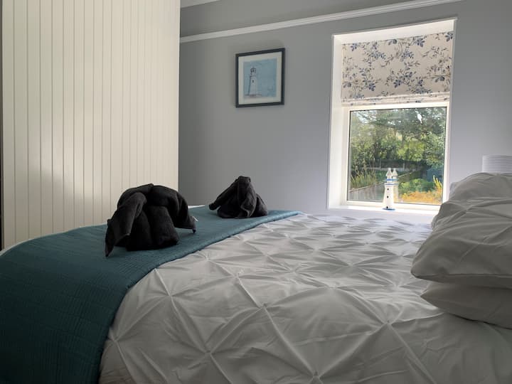 Bedroom 2 - Super Comfy King Size