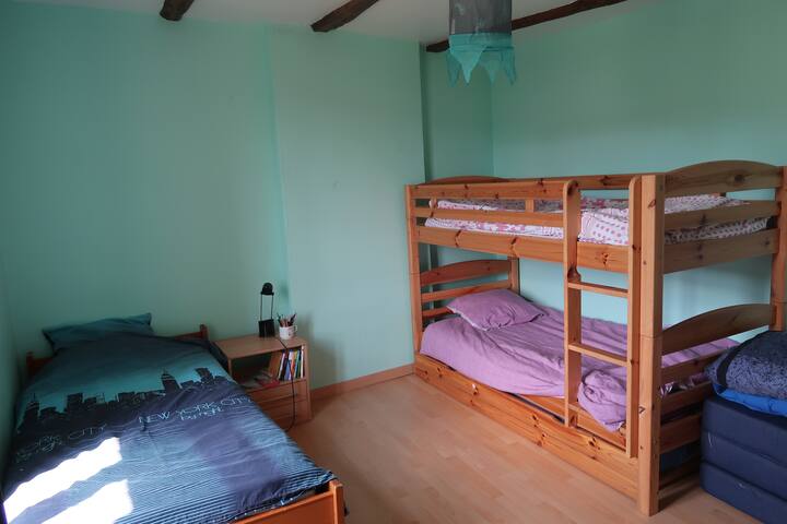 Chambre 2 , 4 lits simples
