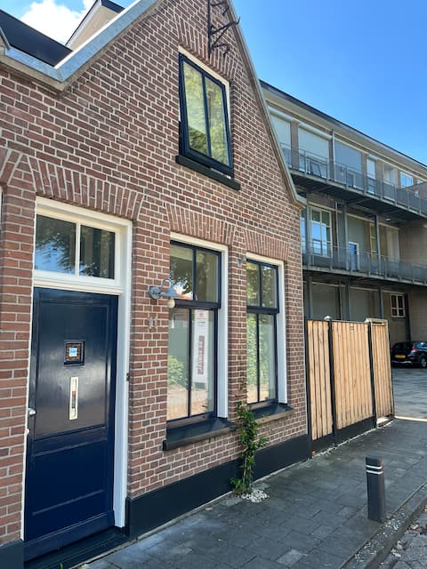 Quiet central townhouse!