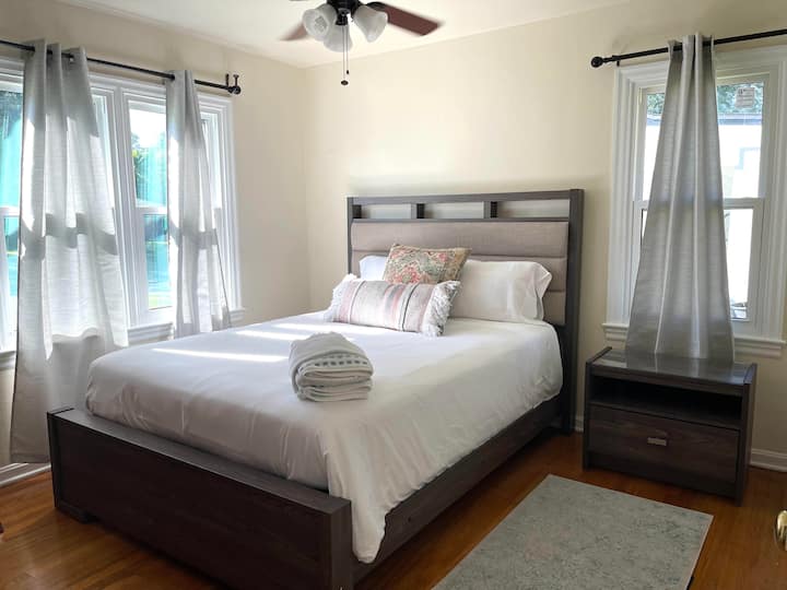 标准双人床，卧室1