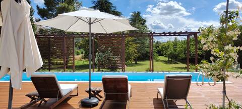 VillaPark -pool,garden, city center,all included