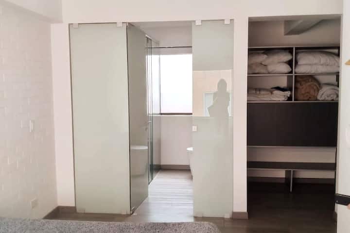 Izba 1 s kúpeľňou