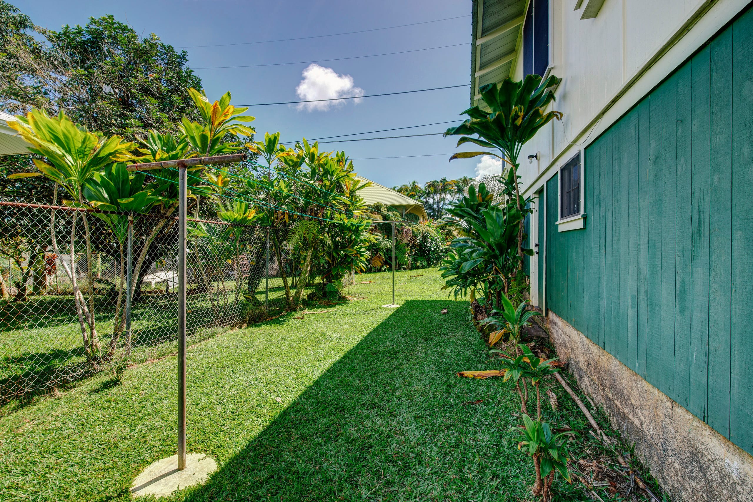 Home in Hilo · ★4.95 · 3 bedrooms · 3 beds · 1 private bath - Image 18