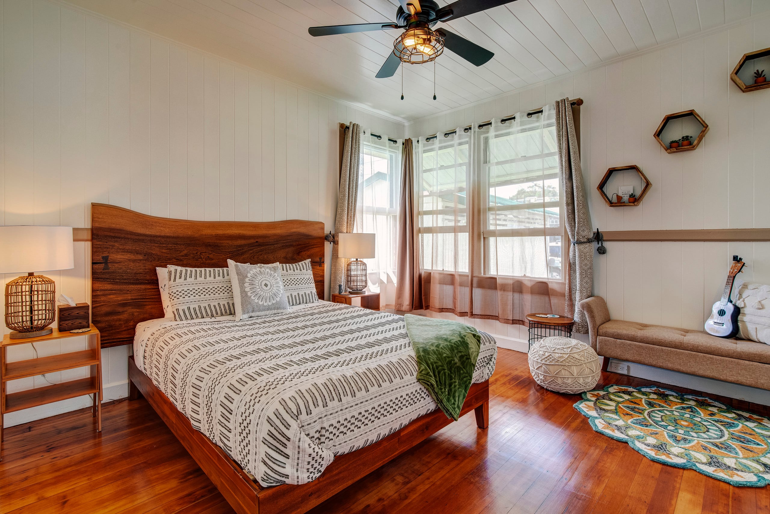 Home in Hilo · ★4.95 · 3 bedrooms · 3 beds · 1 private bath - Image 11