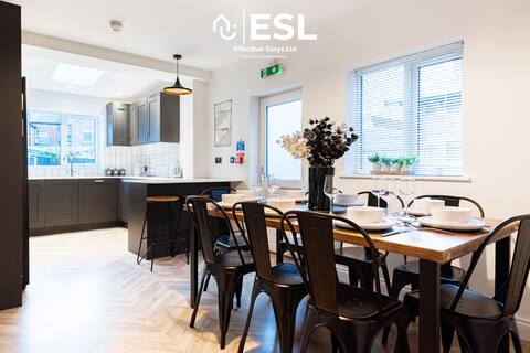 5 Bed House Perfect for Contractor & Family Groups