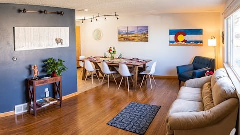 Private btwn Boulder & Denver, Mountains Game Room