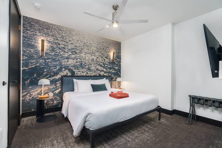 Walkable Denver Flat + Rooftop Patio | Tennyson St gallery image 5