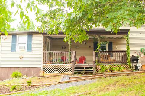 Addison Ridge Cottage- 2 Hours from DMV - STARLINK