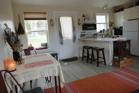 Comfy apartment on an herb farm in the mountains