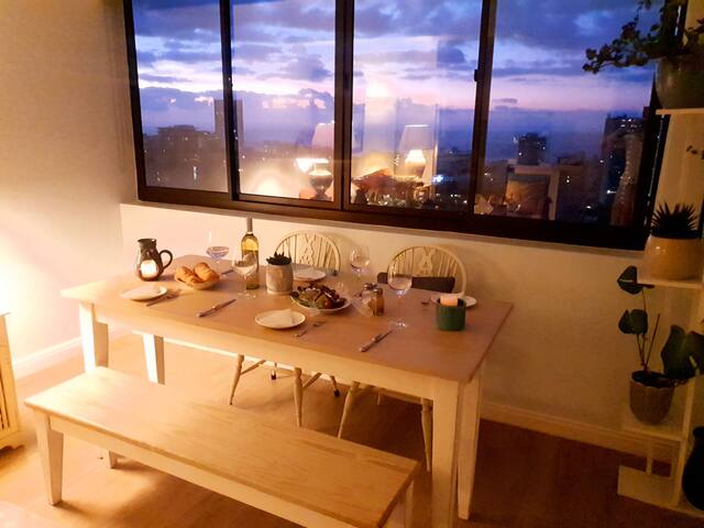 Contemporary 2.5 bedroom flat with full sea views gallery image 5