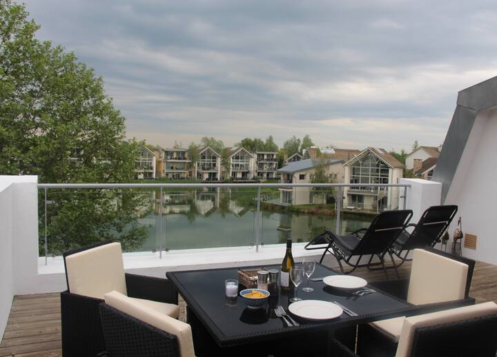 Somerford Lagoon Holiday Rentals & Homes Cirencester, United Kingdom