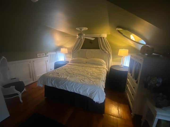 Porches Room #5 - Lambertville, NJ