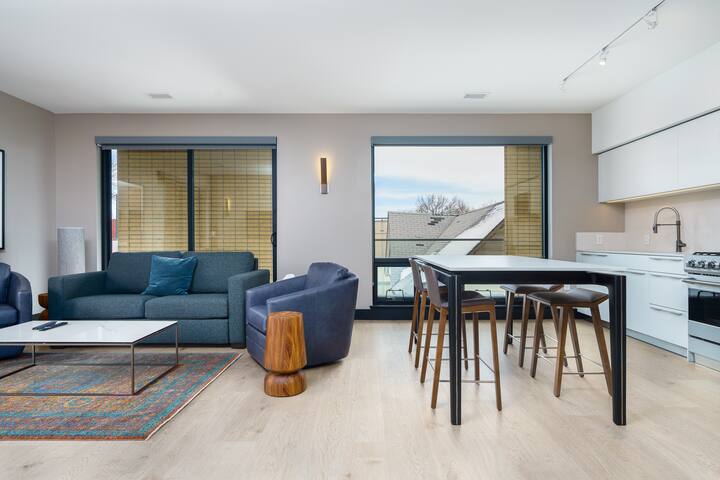 Modern Flat w/ Mountain Views + Private Balcony gallery image 3