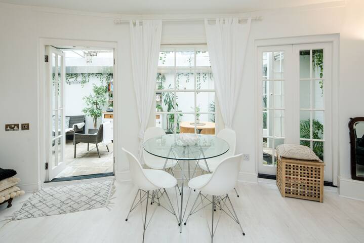 Stylish Space, Comfortable, Quiet + Conservatory gallery image 3