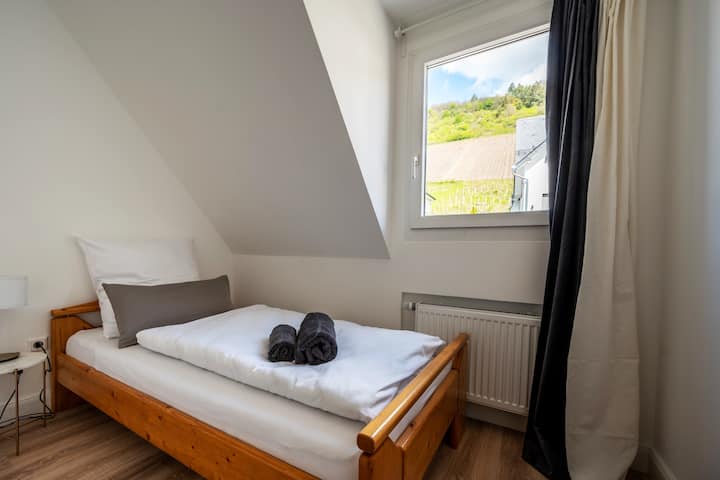 ห้องนอนเดี่ยวชั้นบน