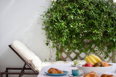Villa Antonietta1 [Private garden, pine forest, sea]