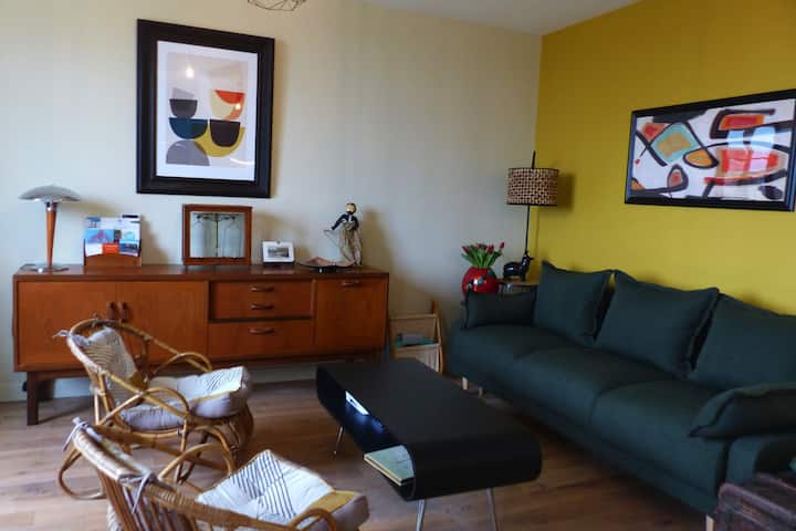 ห้องนั่งเล่นและโซฟาเบด