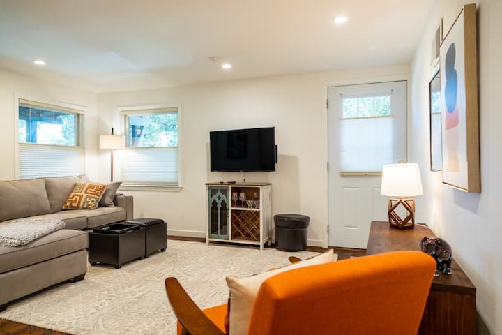 Spacious 2br — Perfect For Families And Friends - Oakland, CA