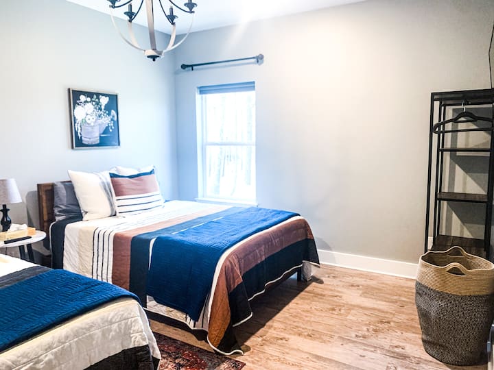 חדר אורחים 1 שתי מיטות קווין סייז