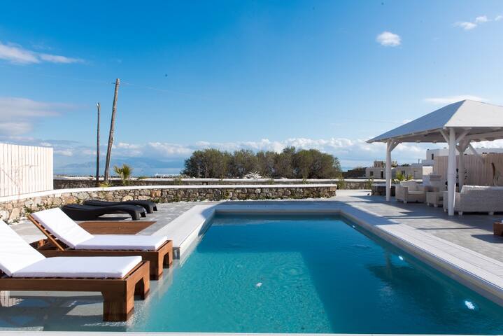 TIFFANY VILLAS- 2 Private villas with sea views gallery image 2