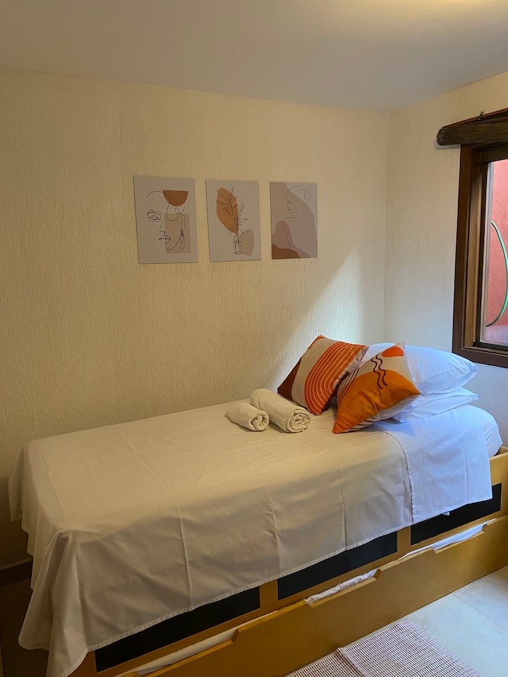 Საძინებელი 4 - ფსკერი - ორსაწოლიანი საწოლი