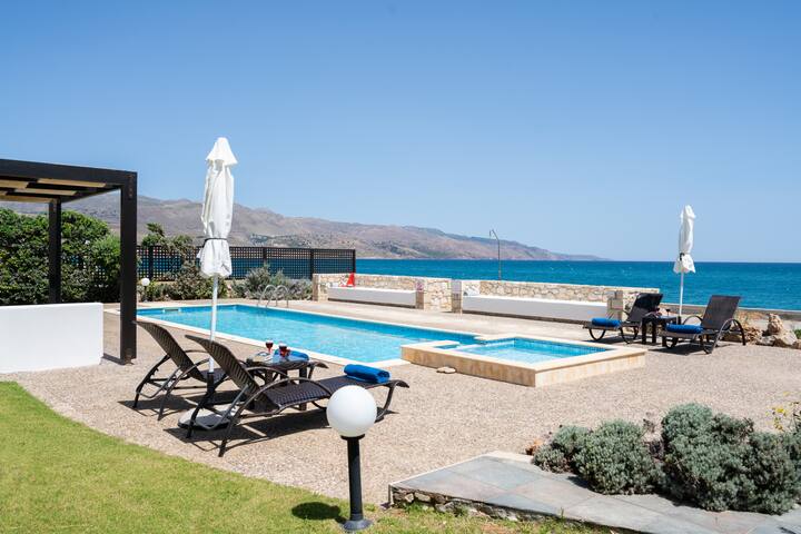 Beachfront villa w/private pool, ping pong and BBQ gallery image 3