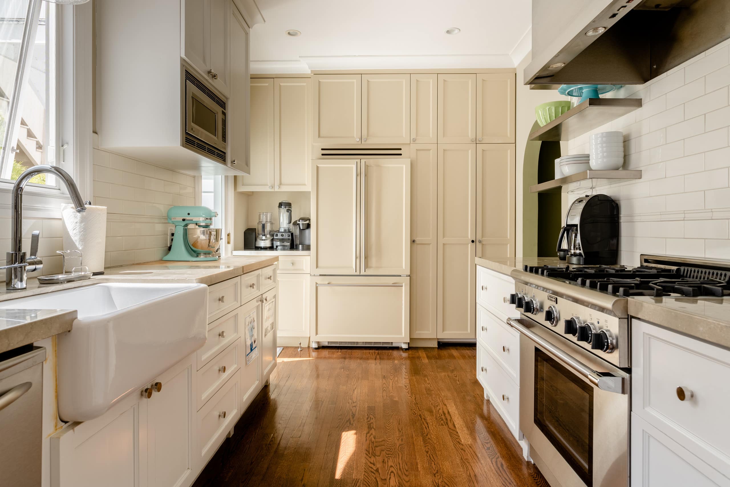 Condo in San Francisco · ★4.98 · 2 bedrooms · 3 beds · 1.5 baths - Image 1