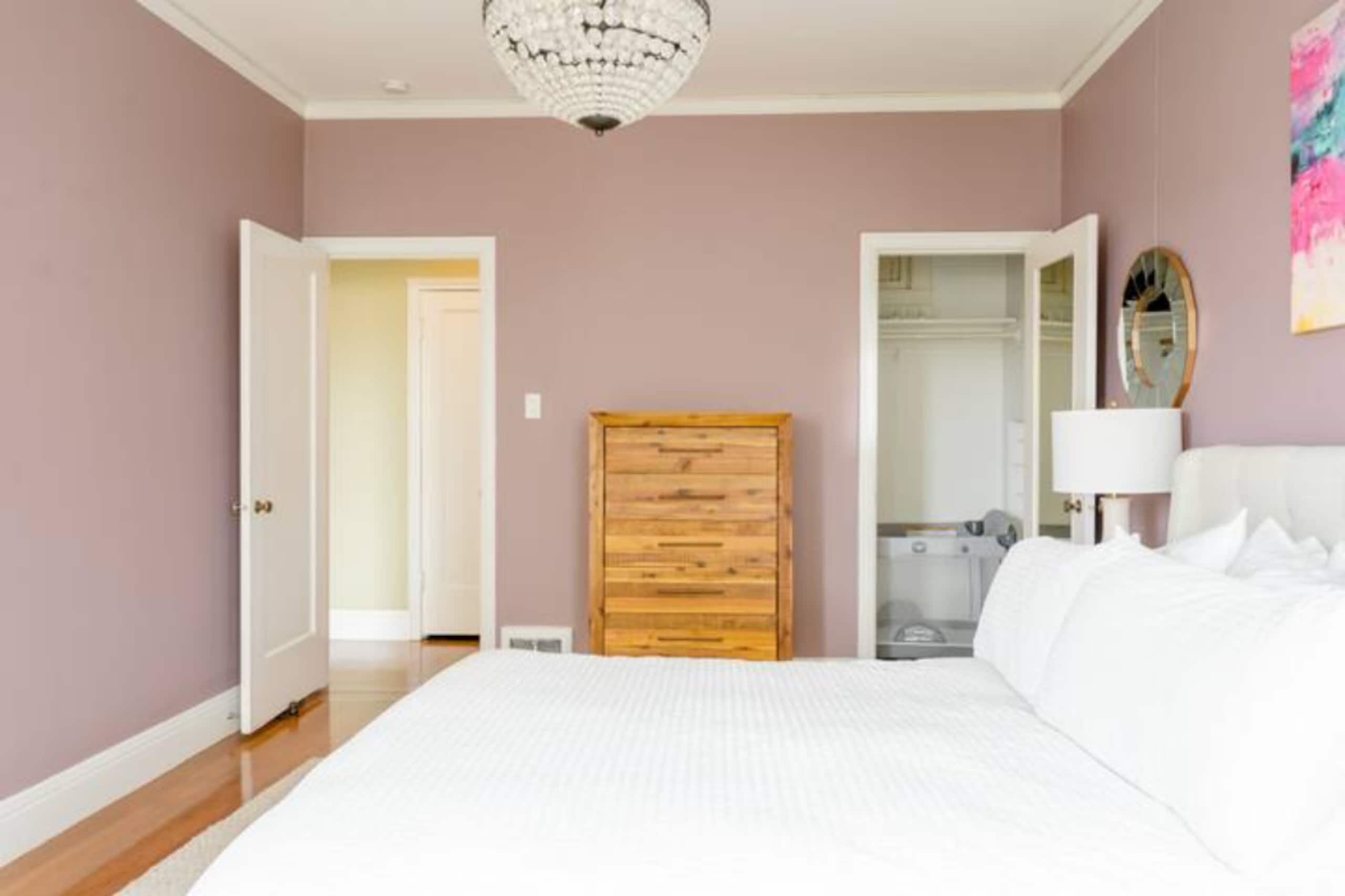 Condo in San Francisco · ★4.98 · 2 bedrooms · 3 beds · 1.5 baths - Image 28