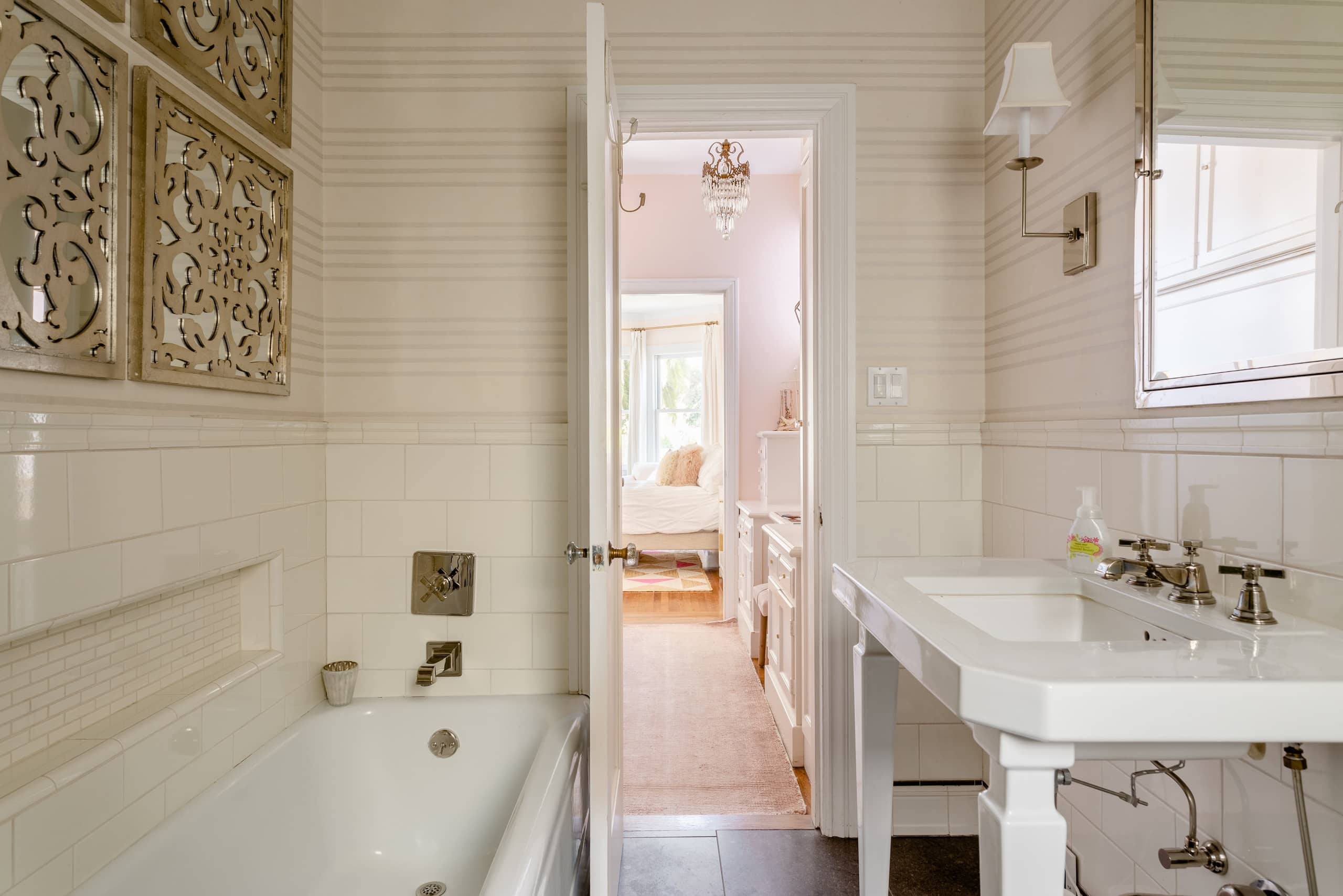 Condo in San Francisco · ★4.98 · 2 bedrooms · 3 beds · 1.5 baths - Image 29