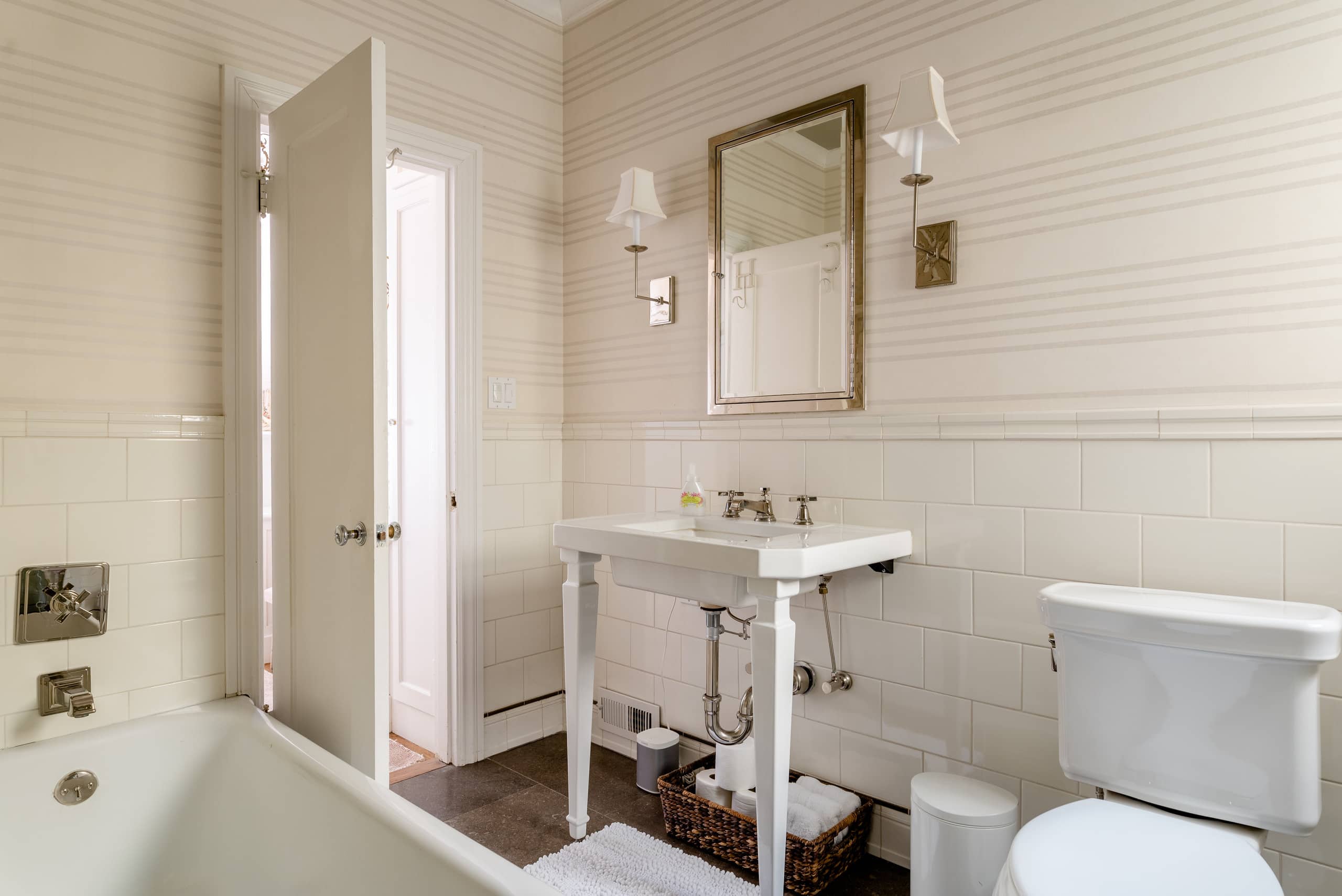 Condo in San Francisco · ★4.98 · 2 bedrooms · 3 beds · 1.5 baths - Image 30