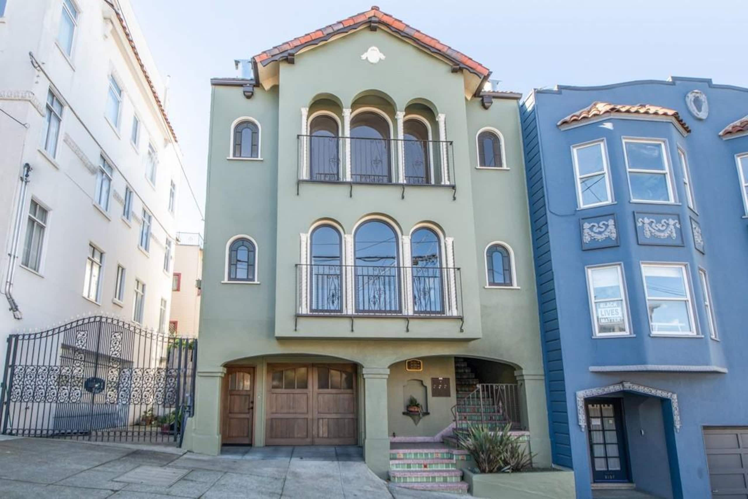 Condo in San Francisco · ★4.98 · 2 bedrooms · 3 beds · 1.5 baths - Image 39