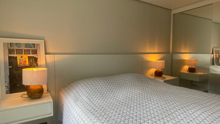 Quarto Tahiti
1 Cama King
2 camas infantil
1 Mesa para home Office
