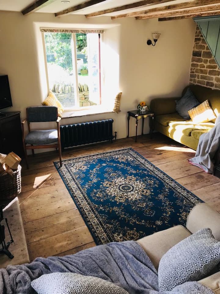 Beautiful Cosy Cottage By A Babbling Brook - Longnor