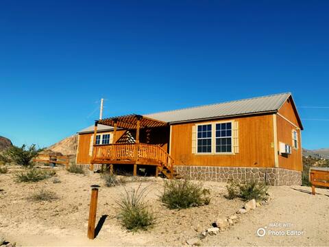 Roadhouse Rentals XL 4 - 