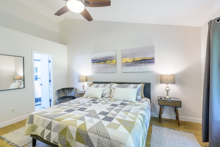 New, Cozy, Chic 2br Close To Disney & Theme Parks - Kissimmee, FL