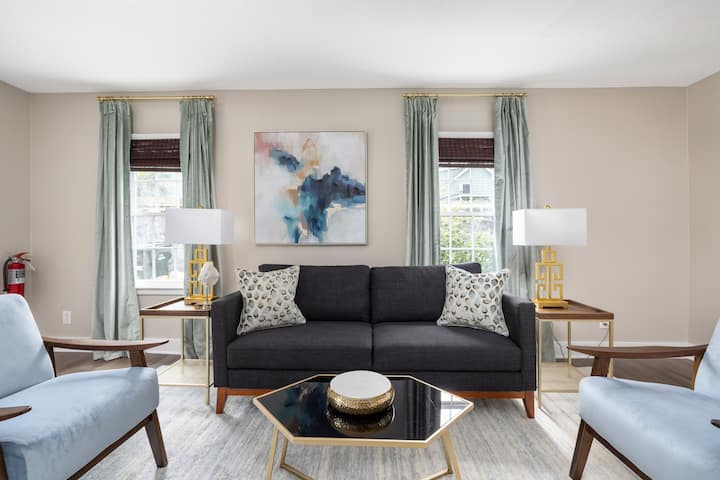 Holly Suite 2beds/1bath Pets Welcome + Parking - Charleston, SC