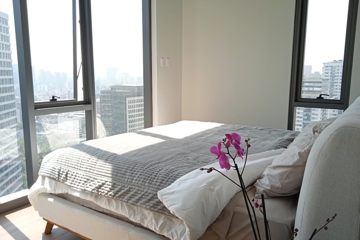 Recamara principal con increíble vista a la Cd. de México.