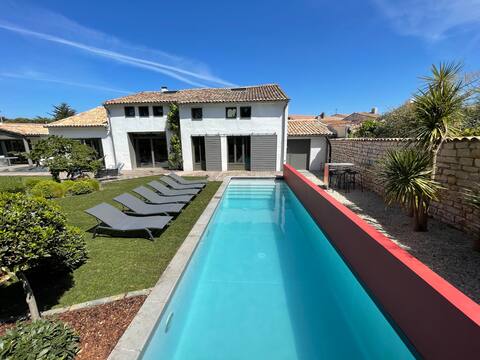 Villa, 300 m2, heated swimming pool from 4/6 to 11/8