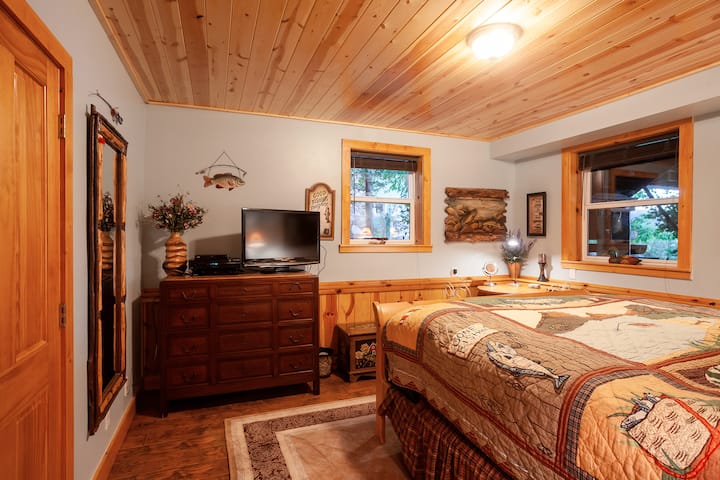 1st Floor Bedroom with King