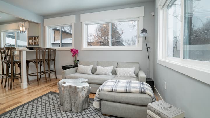 Modern Cottage With Hot Tub, Close To Downtown - Colorado Springs