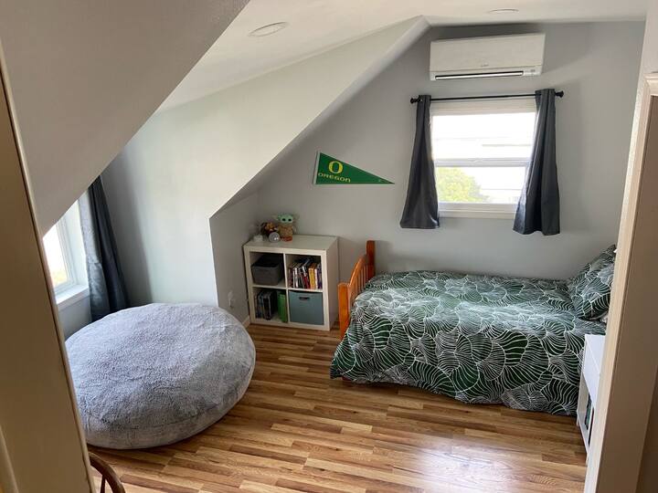 Spavaća soba na katu - 1 bračni krevet