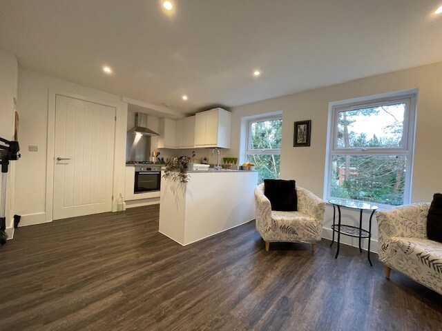 BOURNECOAST MODERN FLAT NR SHOPS/BEACHES FM6330 Apartments for Rent in England