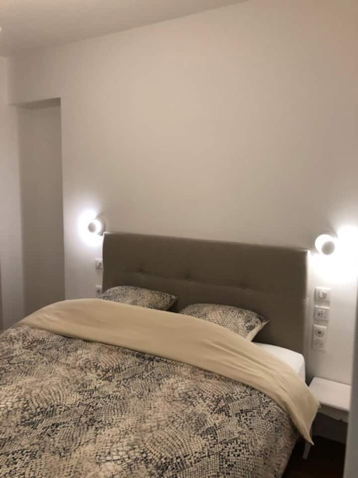 ห้องนอน 2 (Bedroom 2)