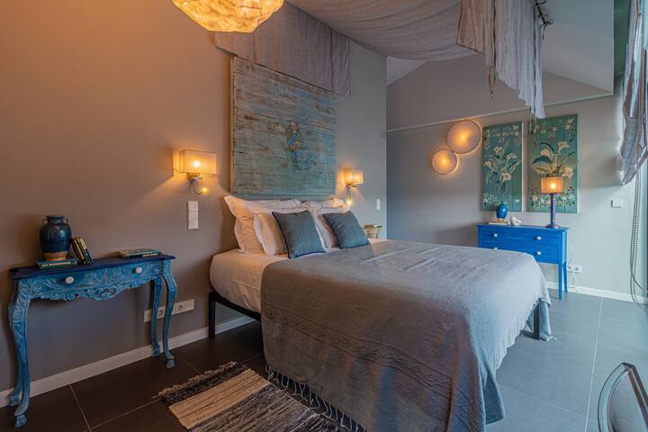 Villa Black Starling with pool and spa. gallery image 4