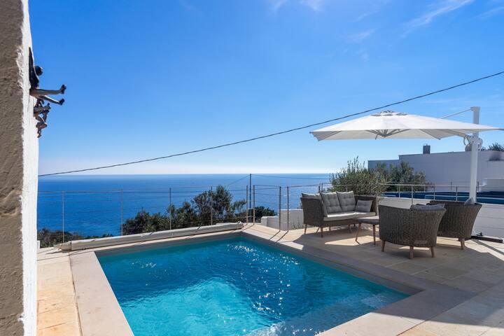 Villa Adria – Pool and Terrace Overlooking the Sea gallery image 4
