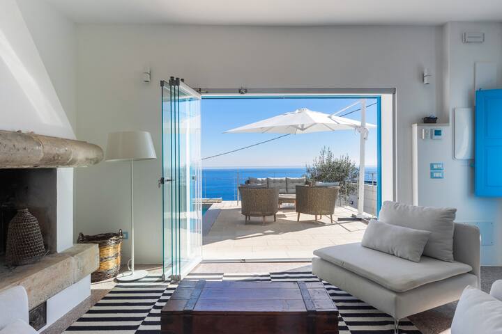 Villa Adria – Pool and Terrace Overlooking the Sea gallery image 2