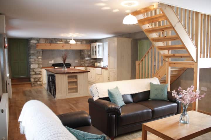 Killarney Cottage - Thado's Farmhouse - Killarney