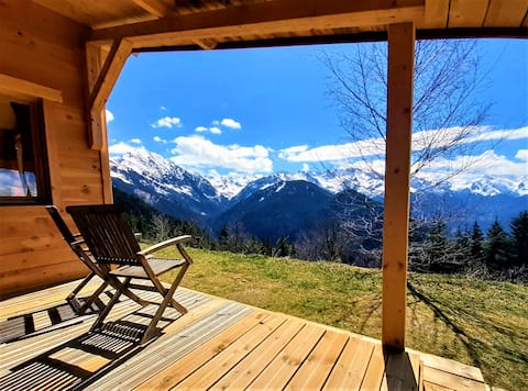 Chalet in ski resort – Private HOT TUB available