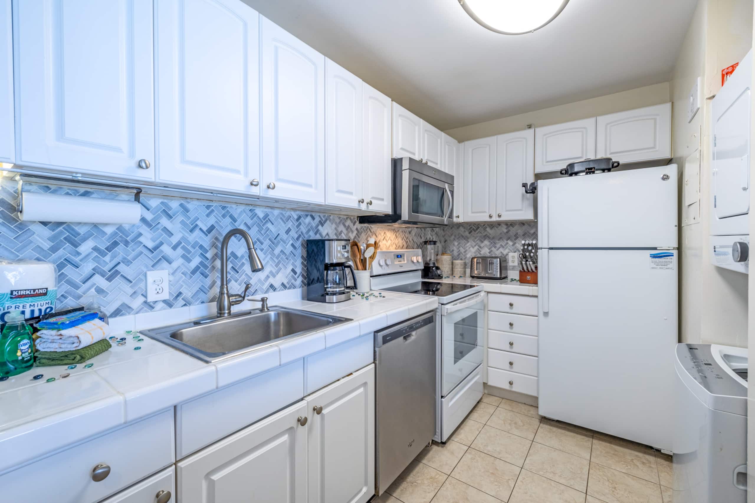 Condo in Lahaina · ★4.78 · 2 bedrooms · 3 beds · 2 baths - Image 6