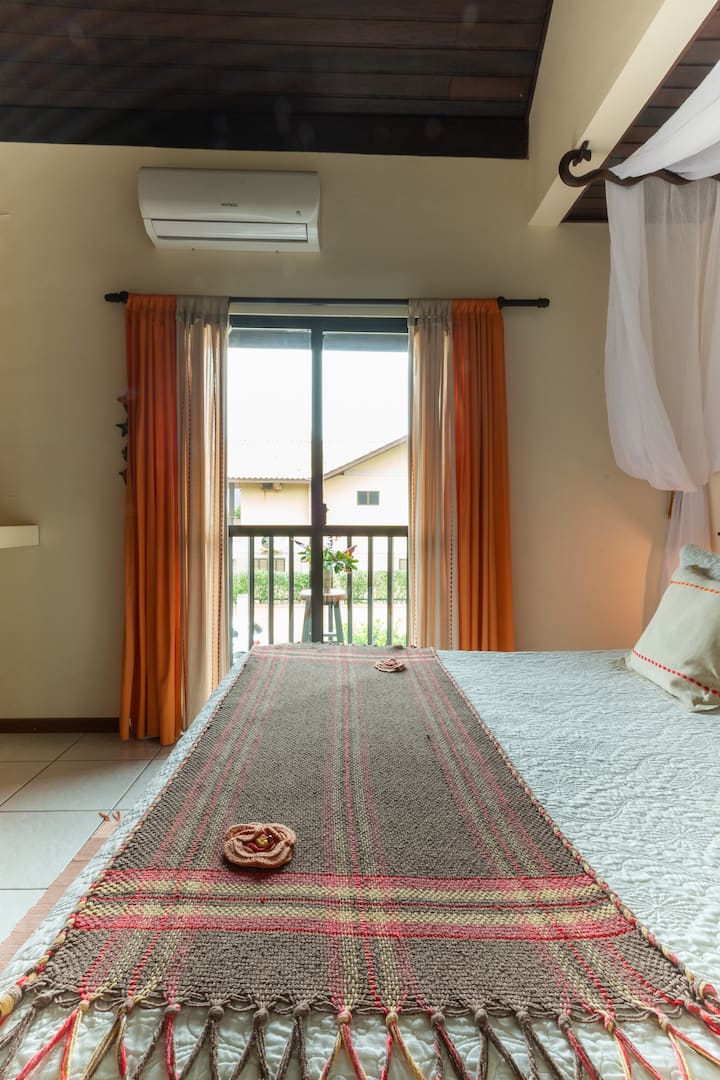 Suite Coral - Cama Queen